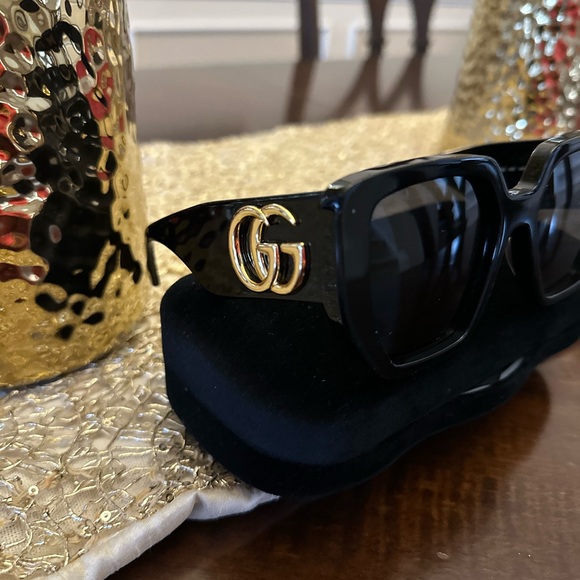 Gucci Black and Gold Oversized Sunglasses main image 6